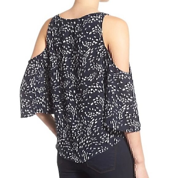 CUPCAKES AND CASHMERE STITCH FIX Lisbon Cold Shoulder Top Navy Blue White Boho S - Picture 3 of 12